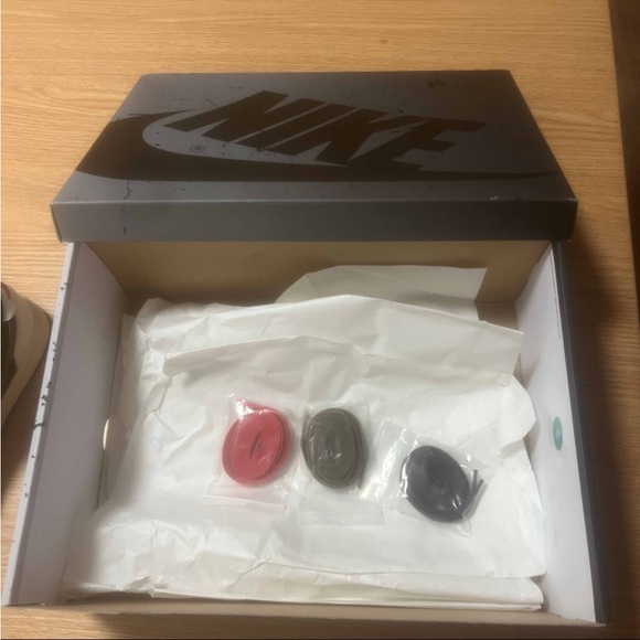 Travis Scott x Wmns Air Jordan 1 Retro Low OG SP ‘Olive’ - Picture 7 of 7